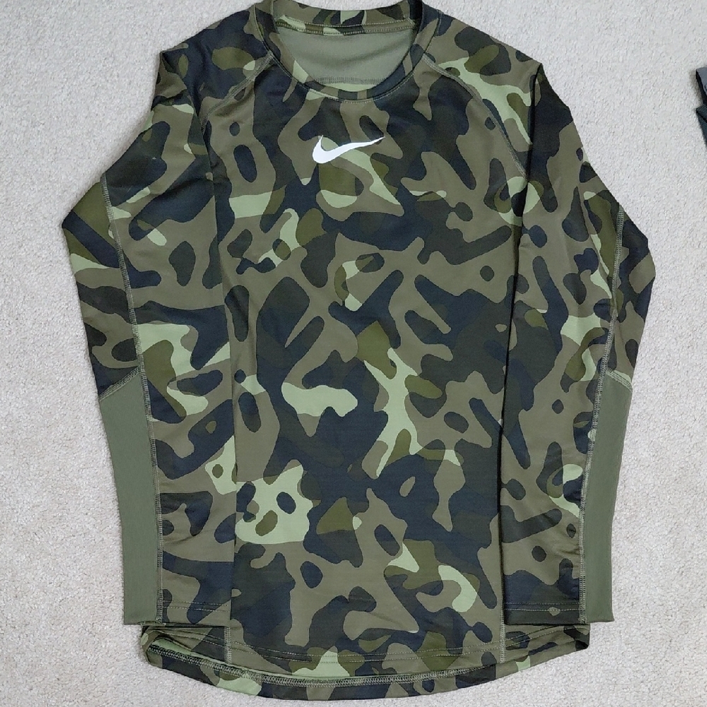 Nike Green Camouflage Long Sleeve Shirt (NWOT)